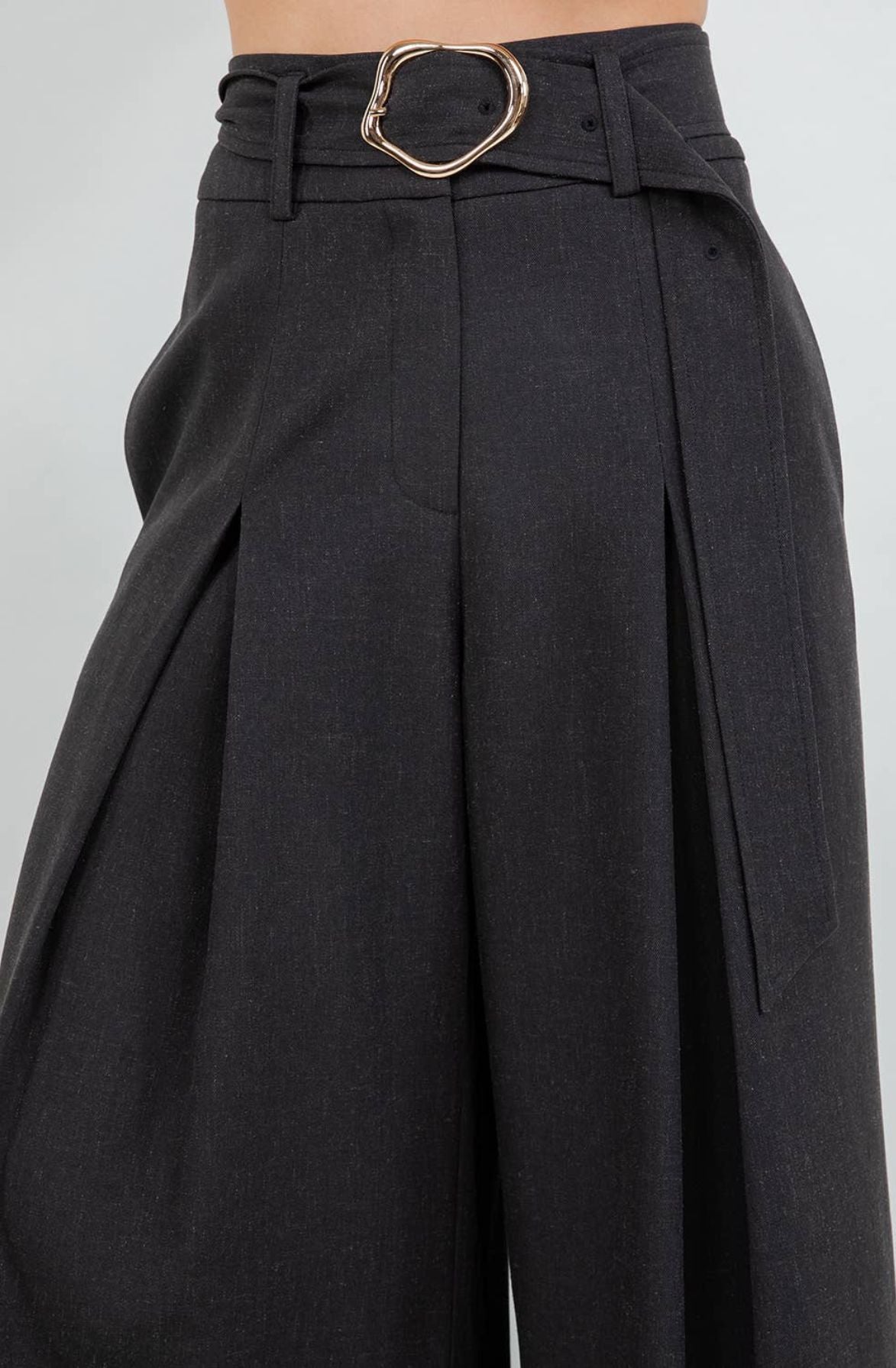 Wide Leg Pleated Trousers