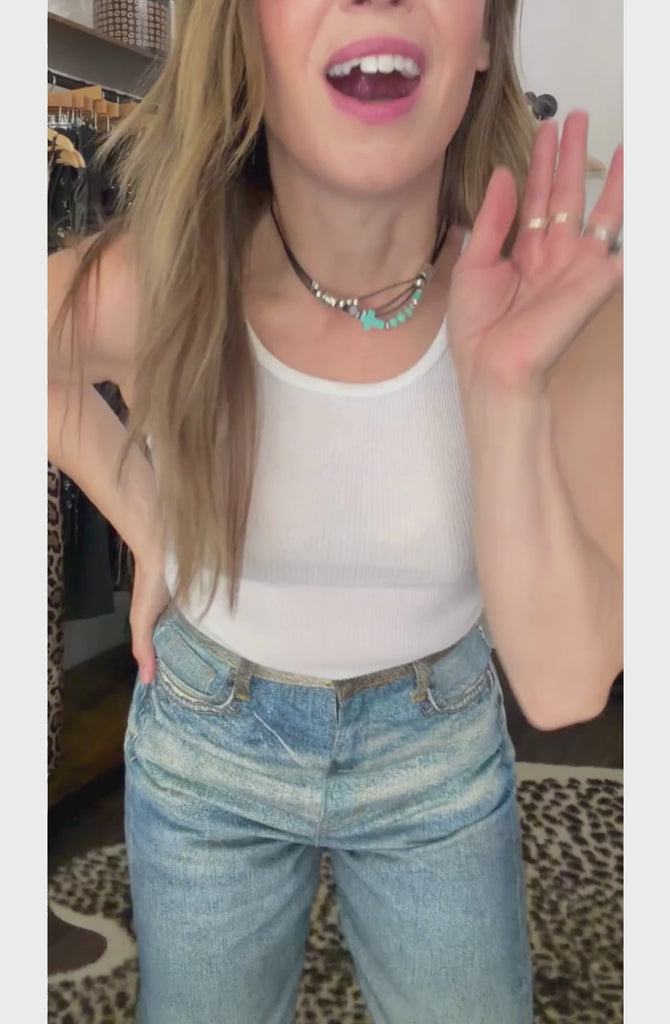 Alt image